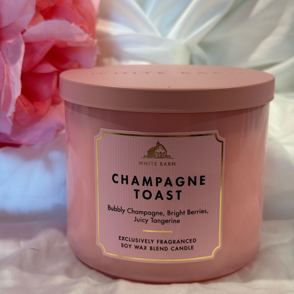 White Barn Champagne Toast 3 Wick Soy Wax Candle - NWT